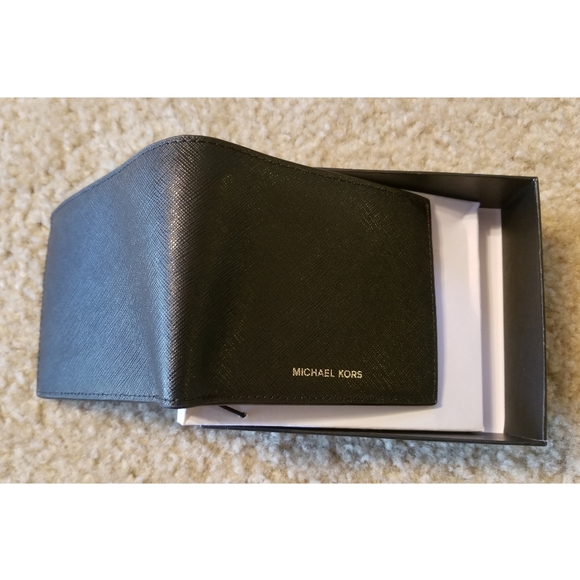 Michael Kors Leather Wallet - Picture 4 of 4